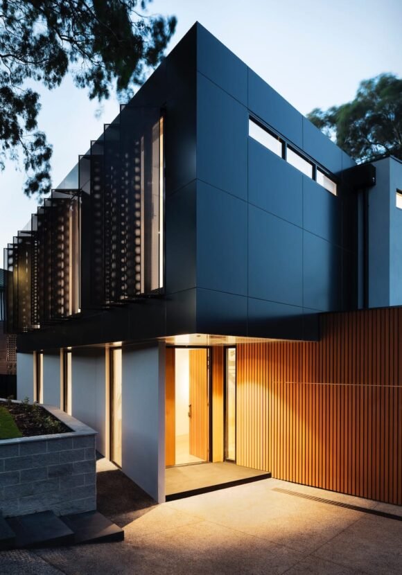 r-architecture-JvQ0Q5IkeMM-unsplash